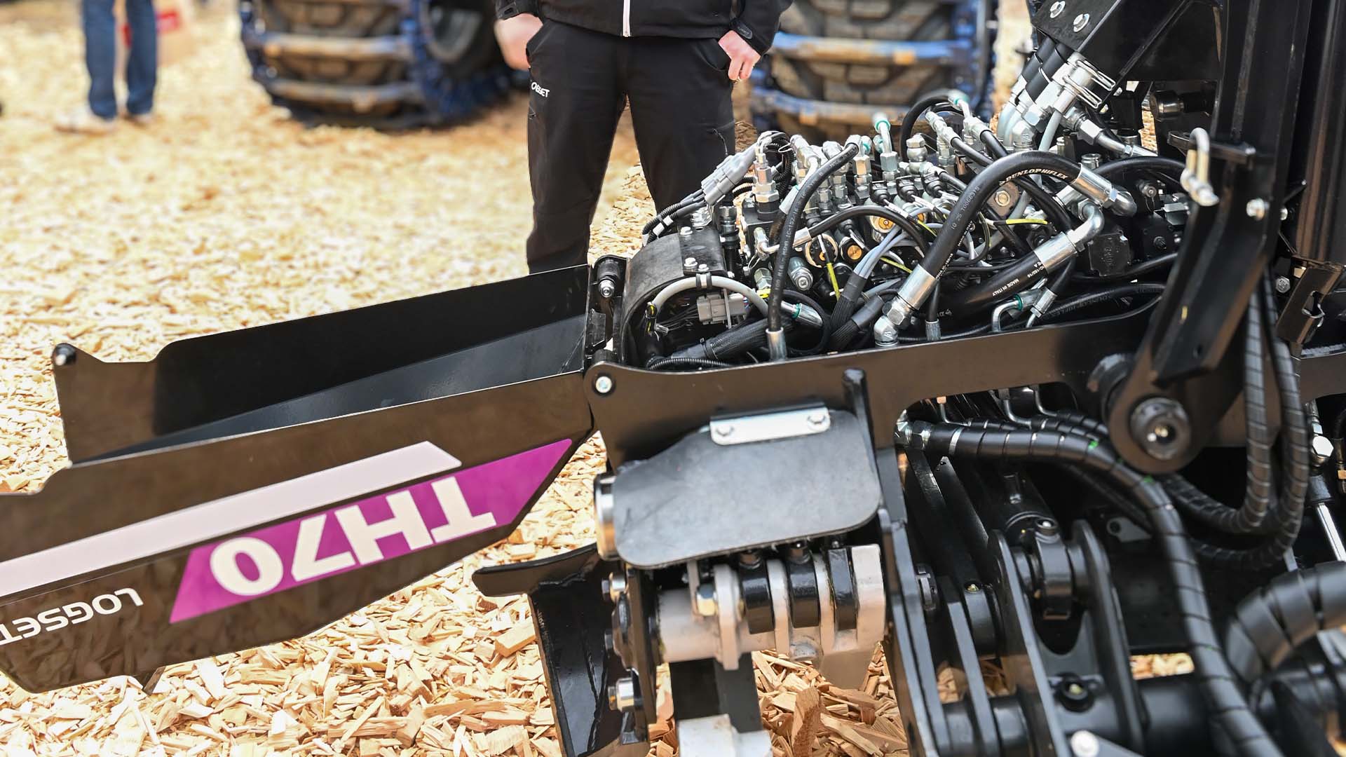 New crane series and harvester heads from Logset